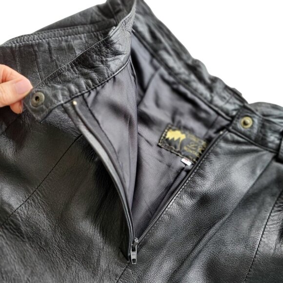 Cuirs Fourrures Genuine Leather Shorts Black Made in France Size 42 - Picture 12 of 16